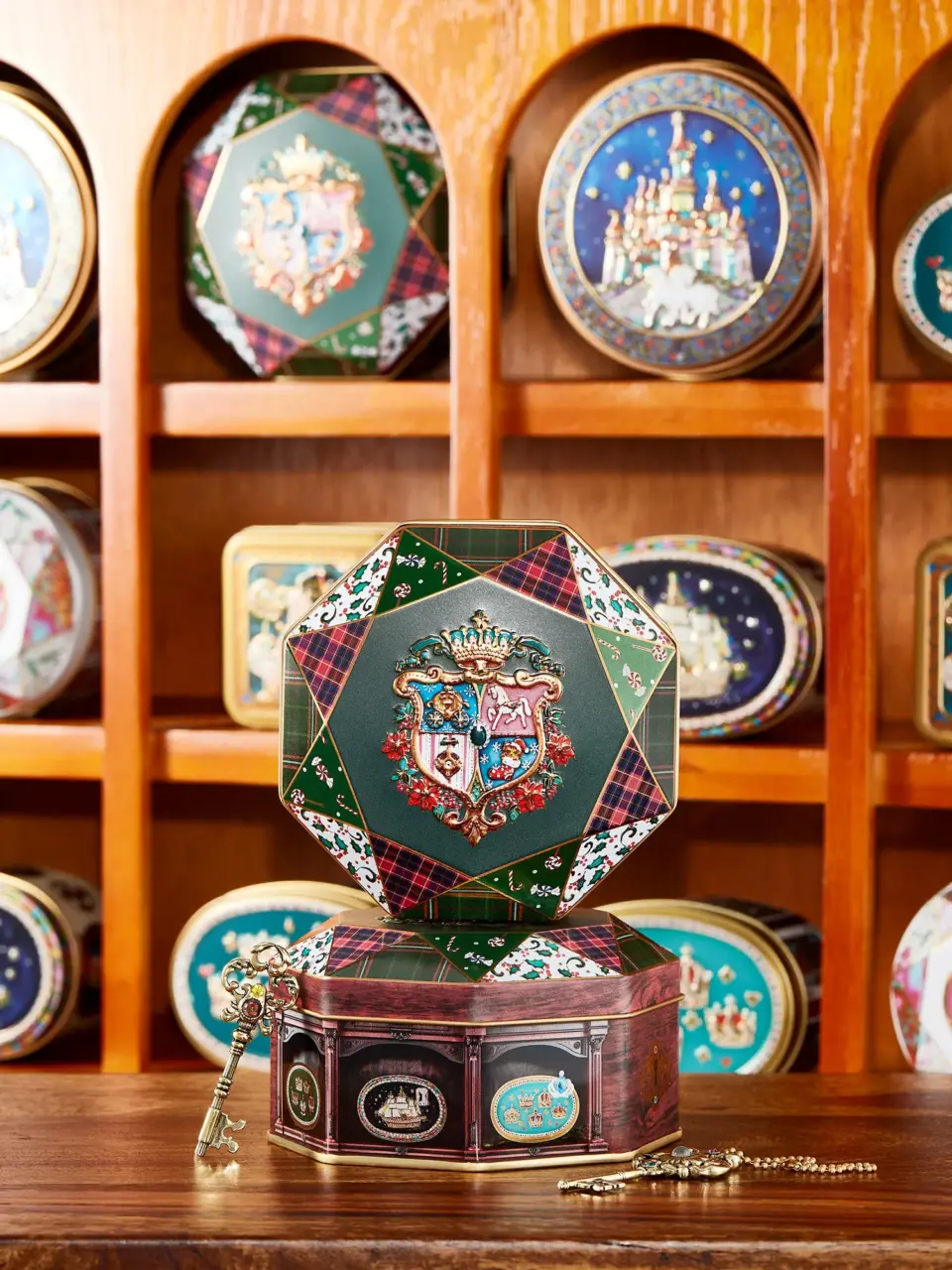 2025クリスマス限定】青山デカーボから“鍵で覗く”『クリスマス