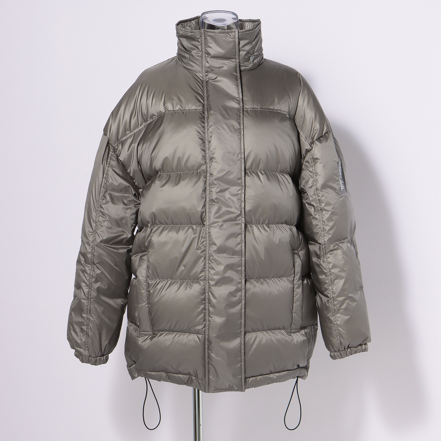 _V3 Big Down Coat｜VIVIENNE TAM（ヴィヴィアンタム）公式オンライン