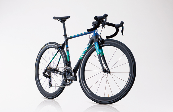 リムブレーキモデル最軽量590gを実現し、より速く、より快適に走れる