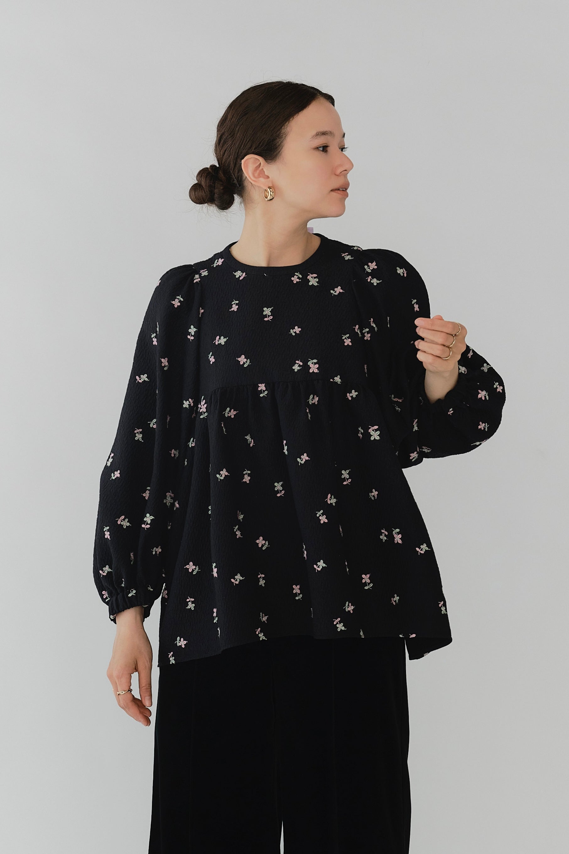 Tops / yori – yori / shirocon Global