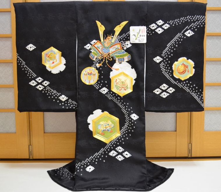 お宮参り 赤ちゃん着物 男の子 産着 初着 本絞り 金駒刺繍 兜 om-m-886