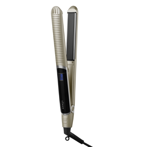 保水ヘアアイロンでもっとストレートに、使うたび艶やかな髪へ