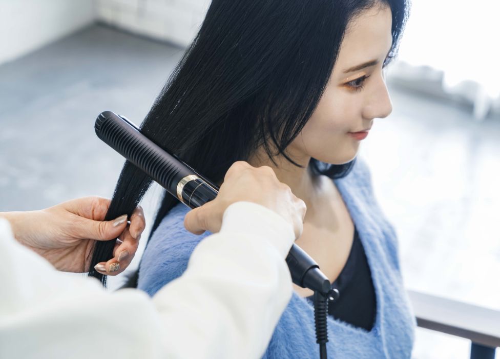 ヴェーダスムースアイロン PLUS | YA-MAN TOKYO JAPAN | ヤーマン株式会社