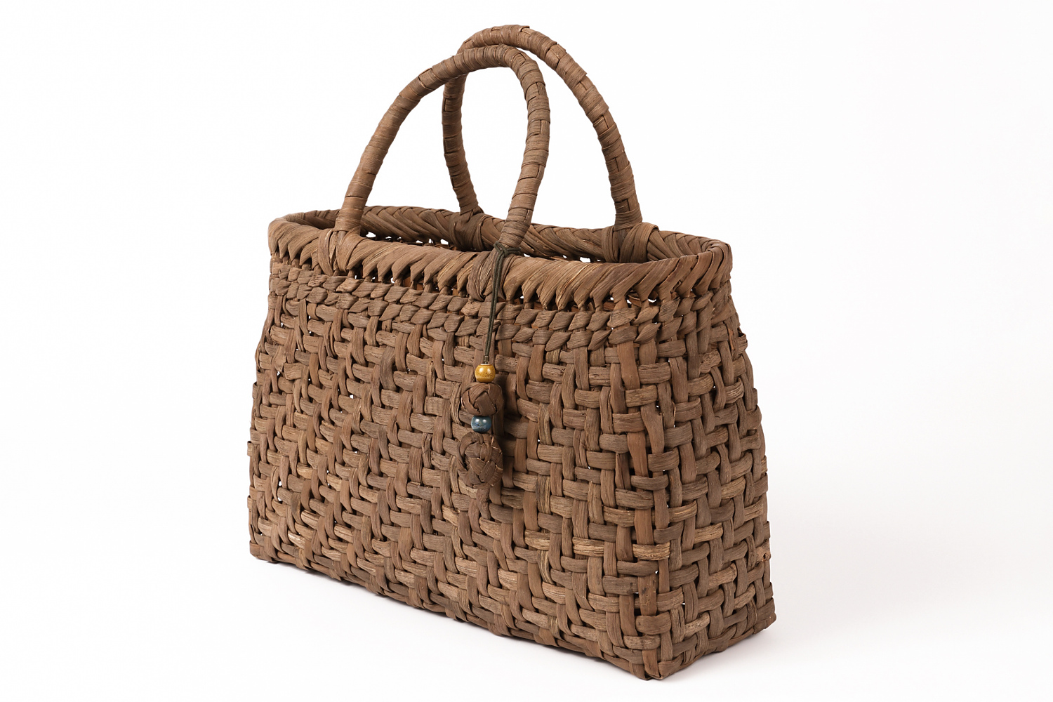 長野県大町市の山葡萄籠工房｜天然山葡萄籠の本格専門店