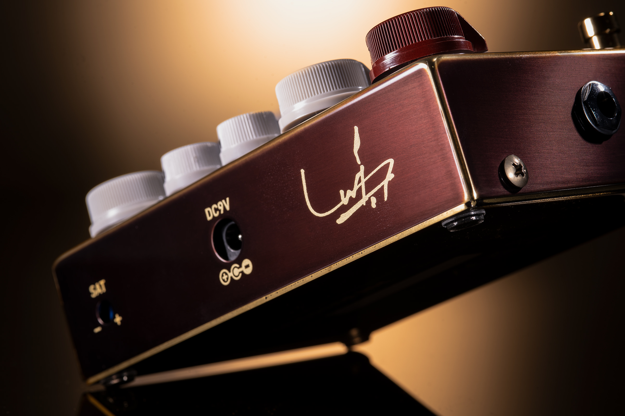 SPIRITONE - 魂の音を奏でる究極のオーバードライブ｜zicca.net