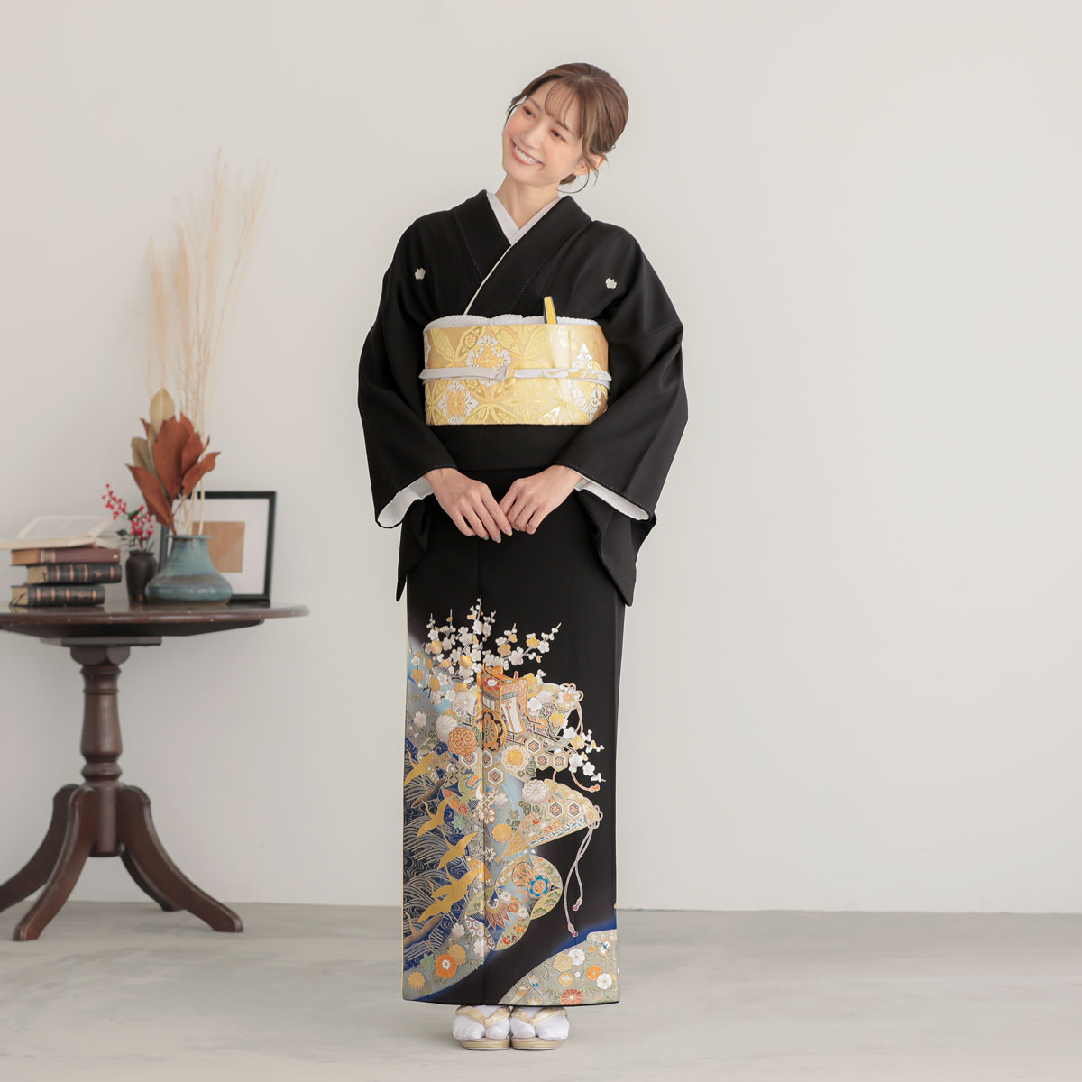 黒留袖：T381 桂由美 青ぼかし 御所車に檜扇飛翔鶴(T406)(T440)| 黒