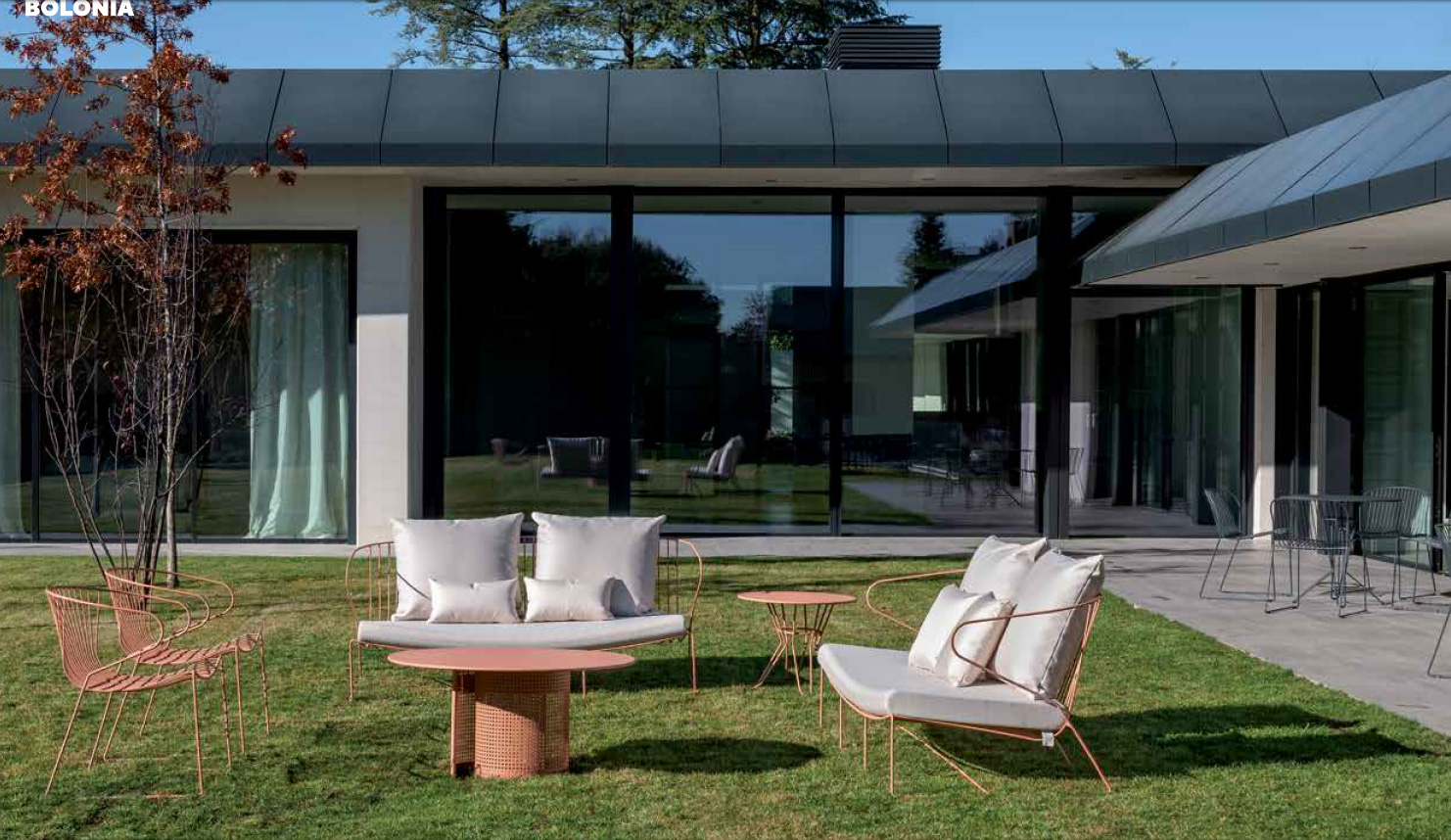 曲線的なフォルムが印象的なiSimar（イシマール）の家具。 | xcspace