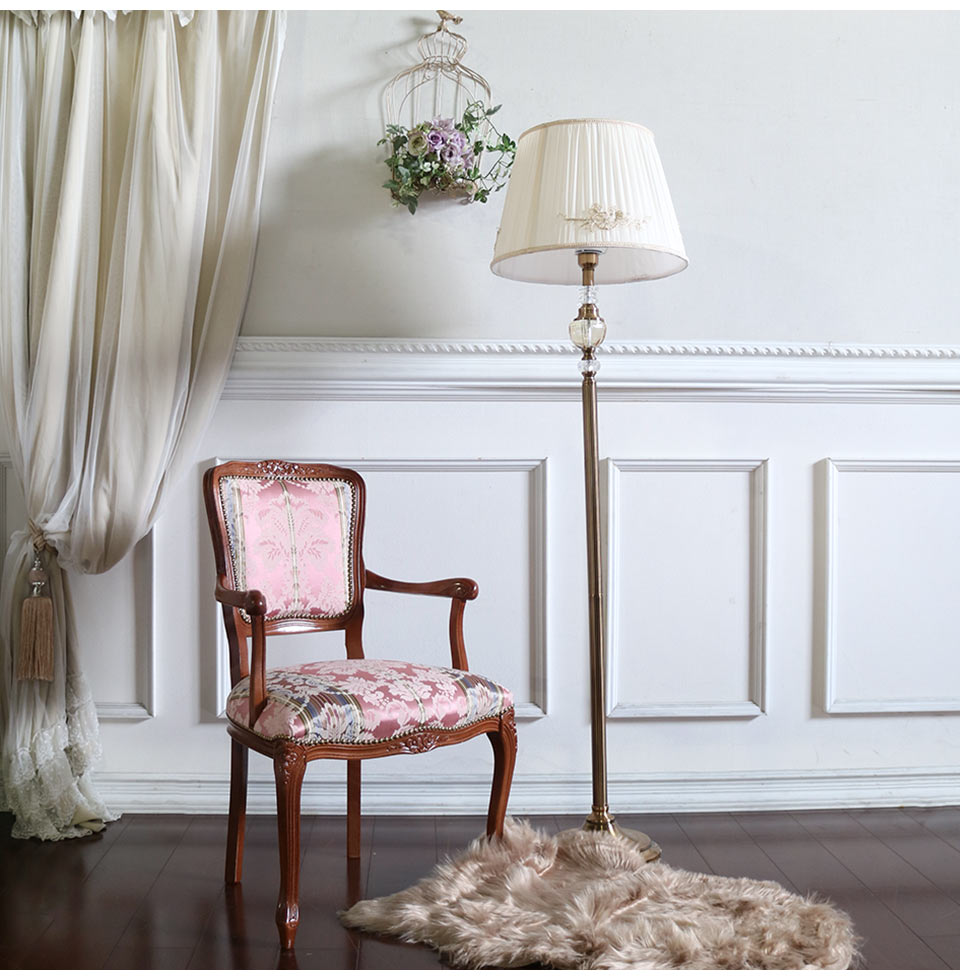 イタリア製 アームチェア クラシックピンク｜おしゃれ家具通販 Y-KAGU