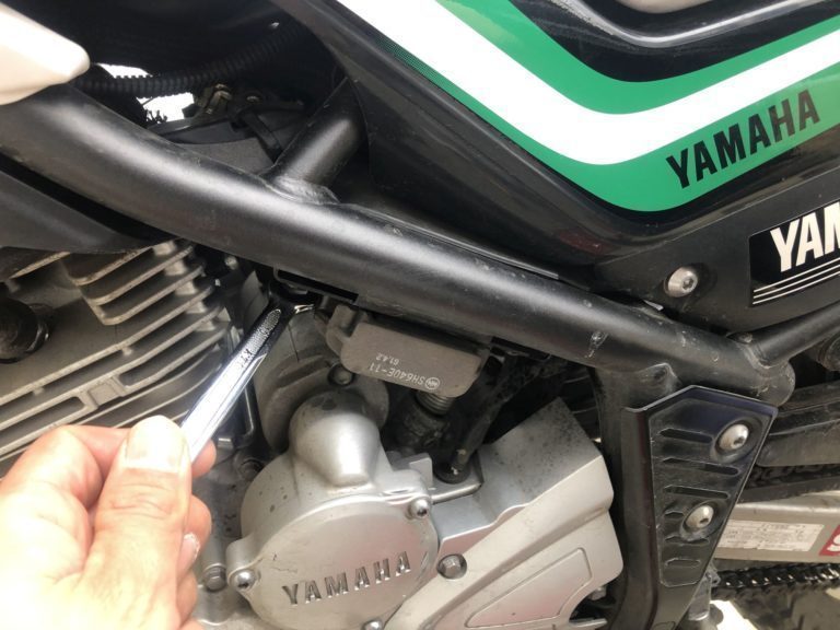 セロー250三種の神器!? ヤマハ『パフォーマンスダンパー』取り付け