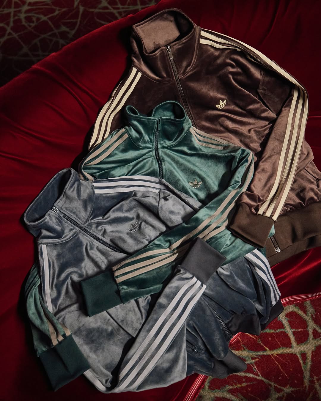 adidas より FIREBIRD VELOUR TRACK TOP が発売 - Yakkun
