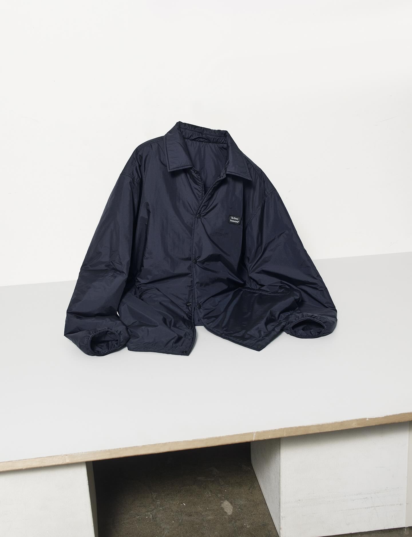 ENNOY『Padded Nylon Coach Jacket』のWEB抽選が11月16日(日)に開催