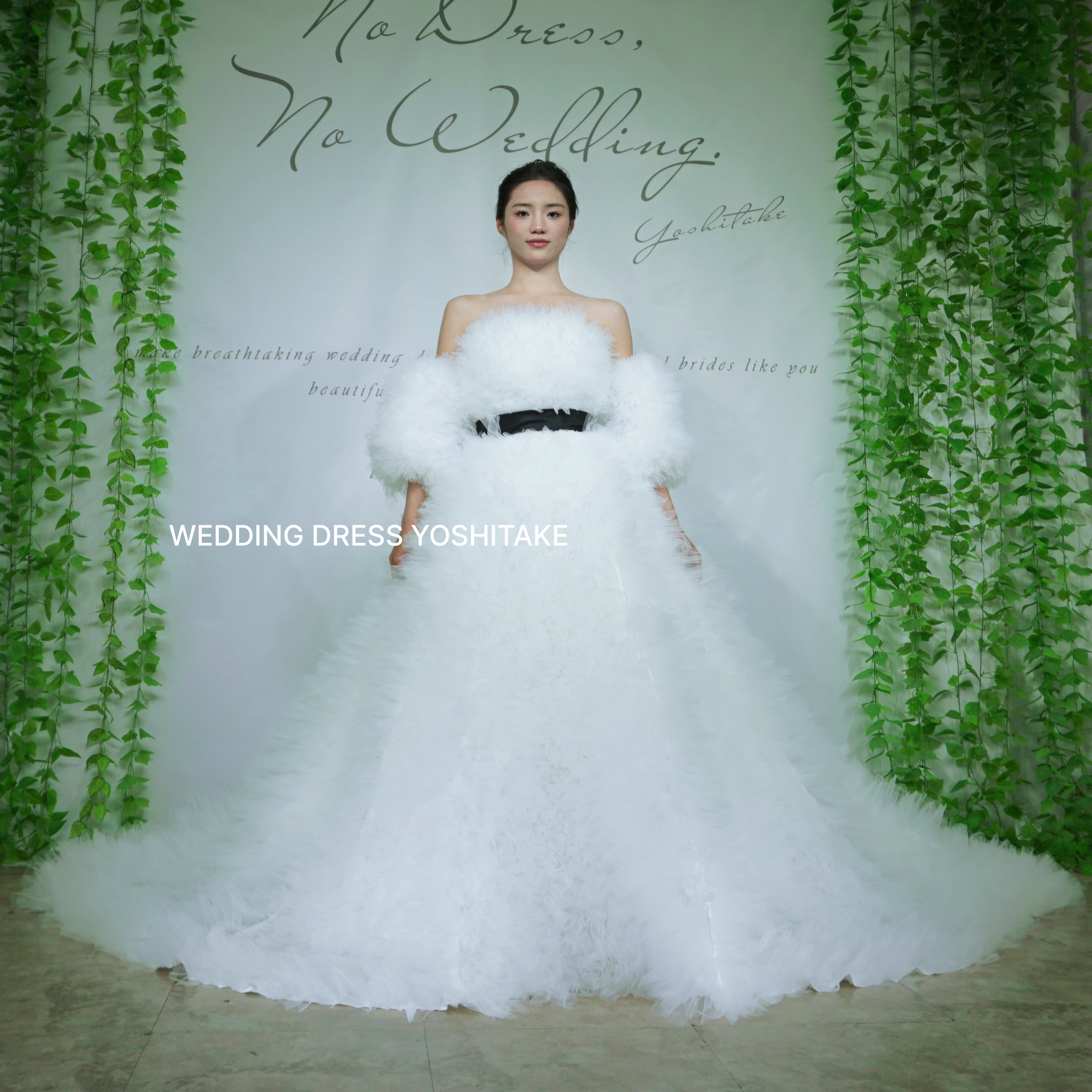 ウエディングドレス.白.ふわふわチュール.プリンセスライン.パニエ付き