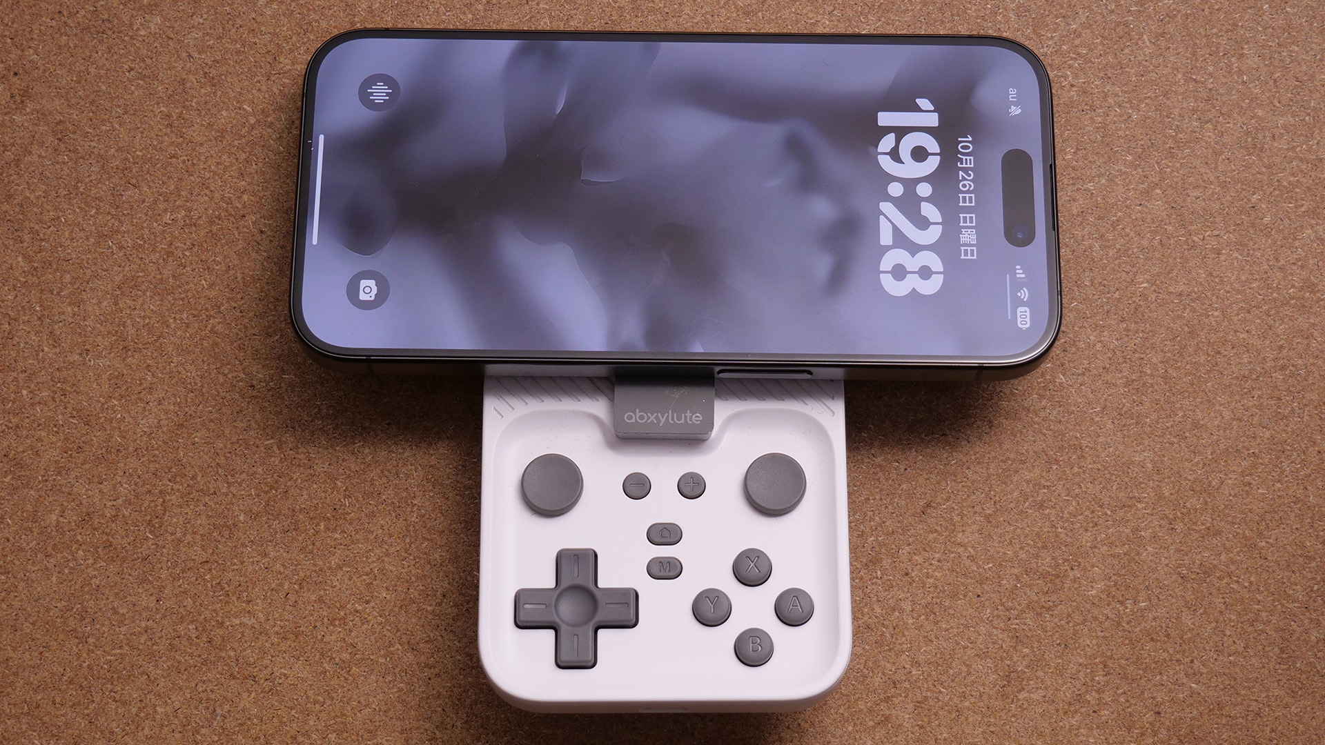 レビュー】Magsafe着脱できるスマホ用コントローラー『abxylute M4