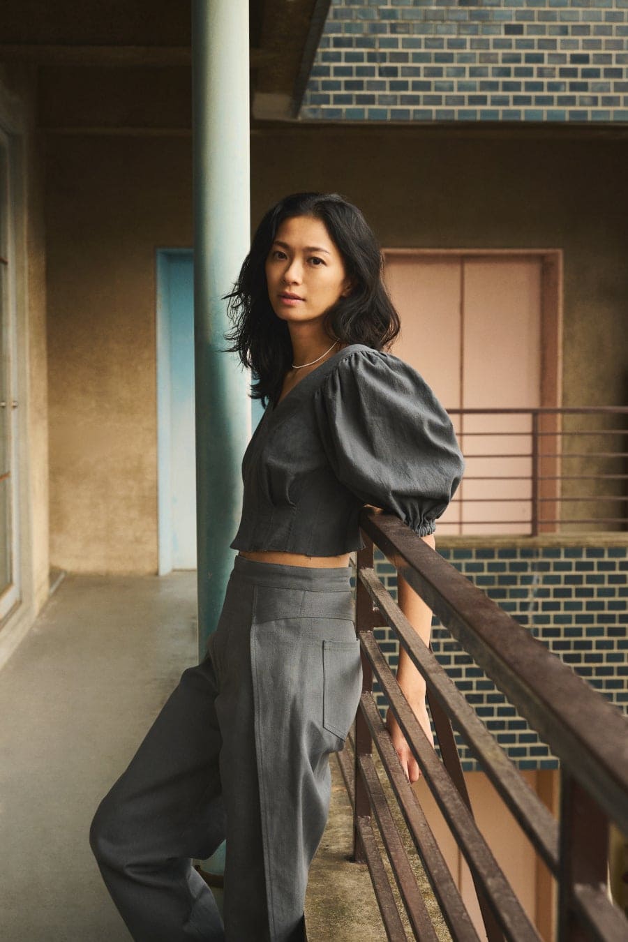 newnow」2025春夏、榮倉奈々＆賀来賢人ふたりのショットも（榮倉奈々