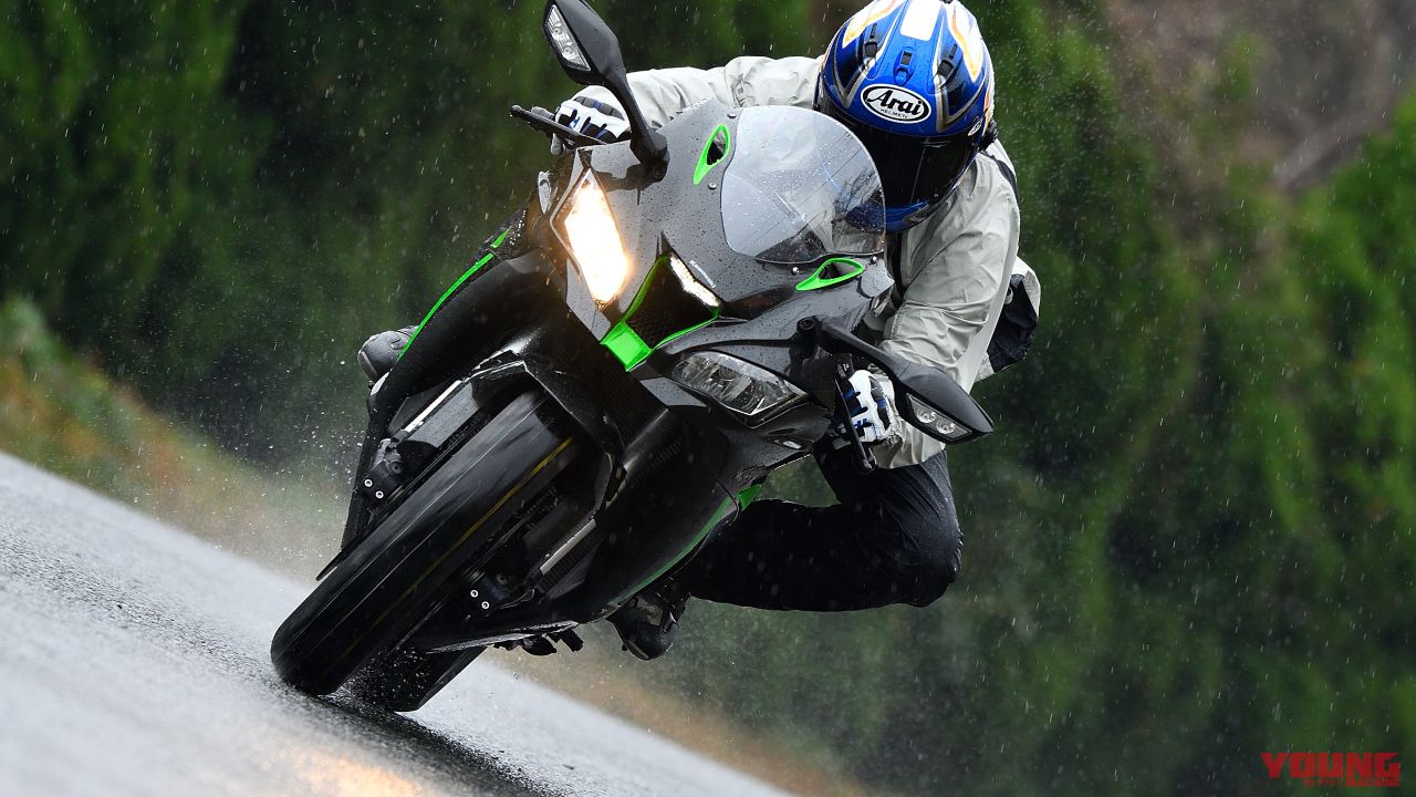 カワサキ ニンジャZX-10R SE 試乗インプレッション［最新電サス兄弟の
