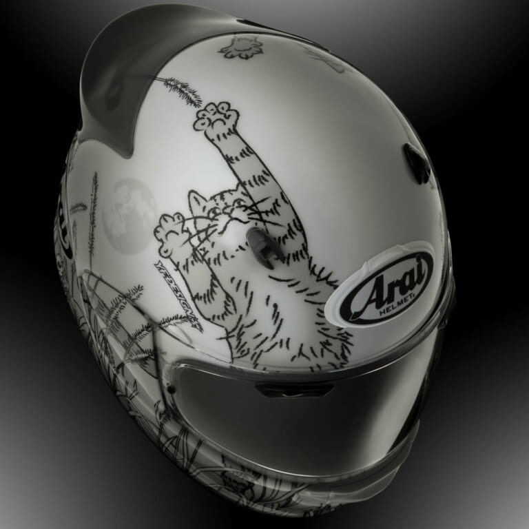 満月とネコ！ アライのフルフェイス「アストロGX」に異色の