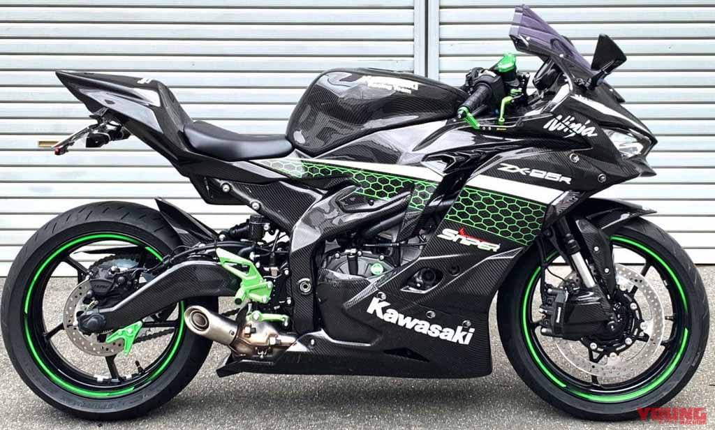画像 No.2/5] A-TECHのフルカーボン外装！「ニンジャZX-25R」の