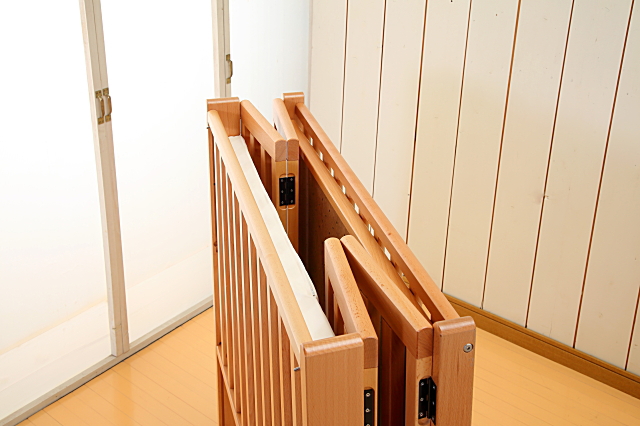 業務用 折りたたみコンパクトベッド Eタイプ（マット付） | 国産ベビー