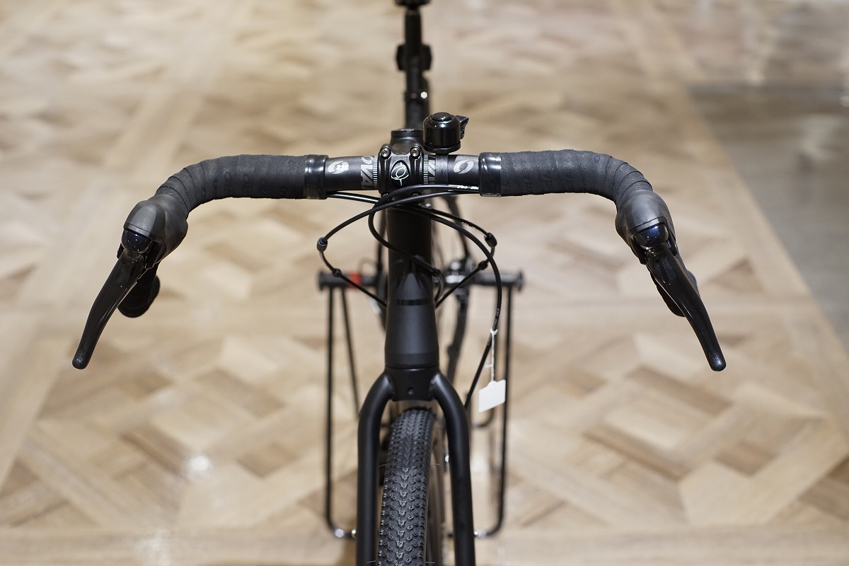 FUJI】軽量で頑丈なアルミフレームが特徴のグラベルロード JARI1.7