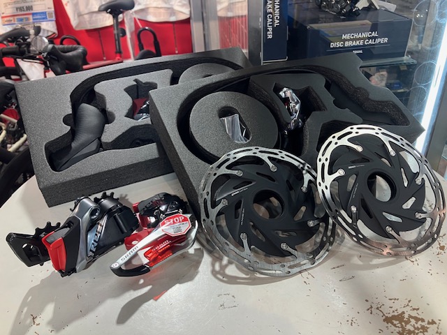 SRAM】前世代モデルの最上位コンポが衝撃価格！早い者勝ちです！【RED