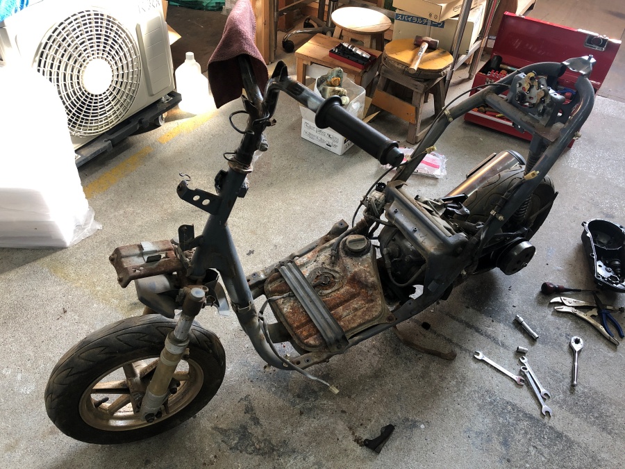 部品取りのライブDIOｰZXをバラし始める！使える部品はあるのか！？#2