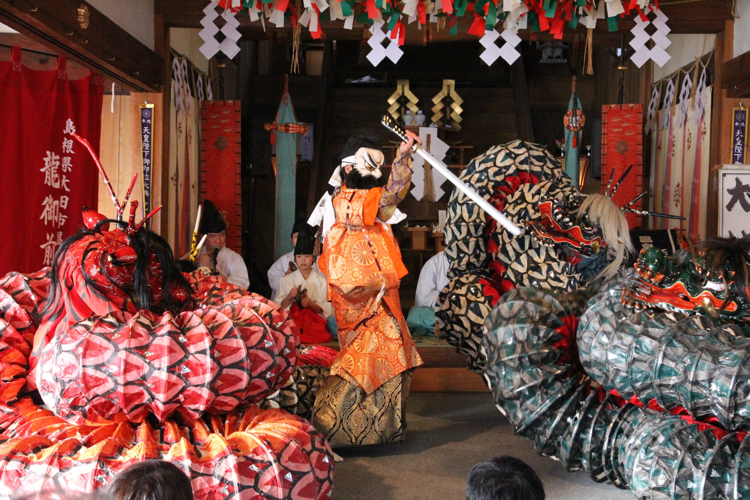 石見神楽とは - 温泉津めぐり