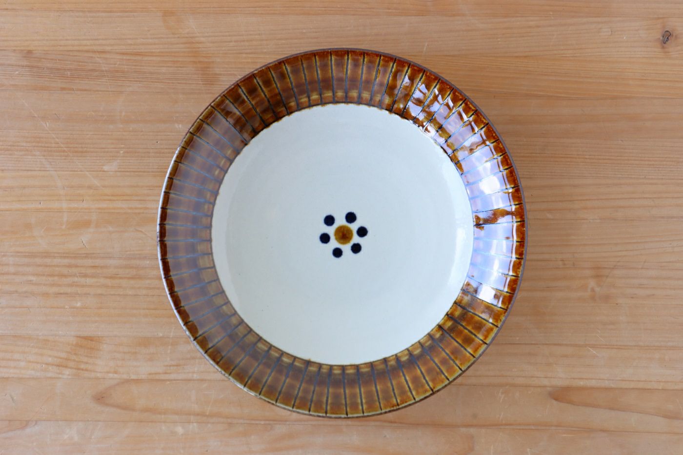 七寸皿 白イッチン/育陶園 | ゆいまーる沖縄 ＜Online＞