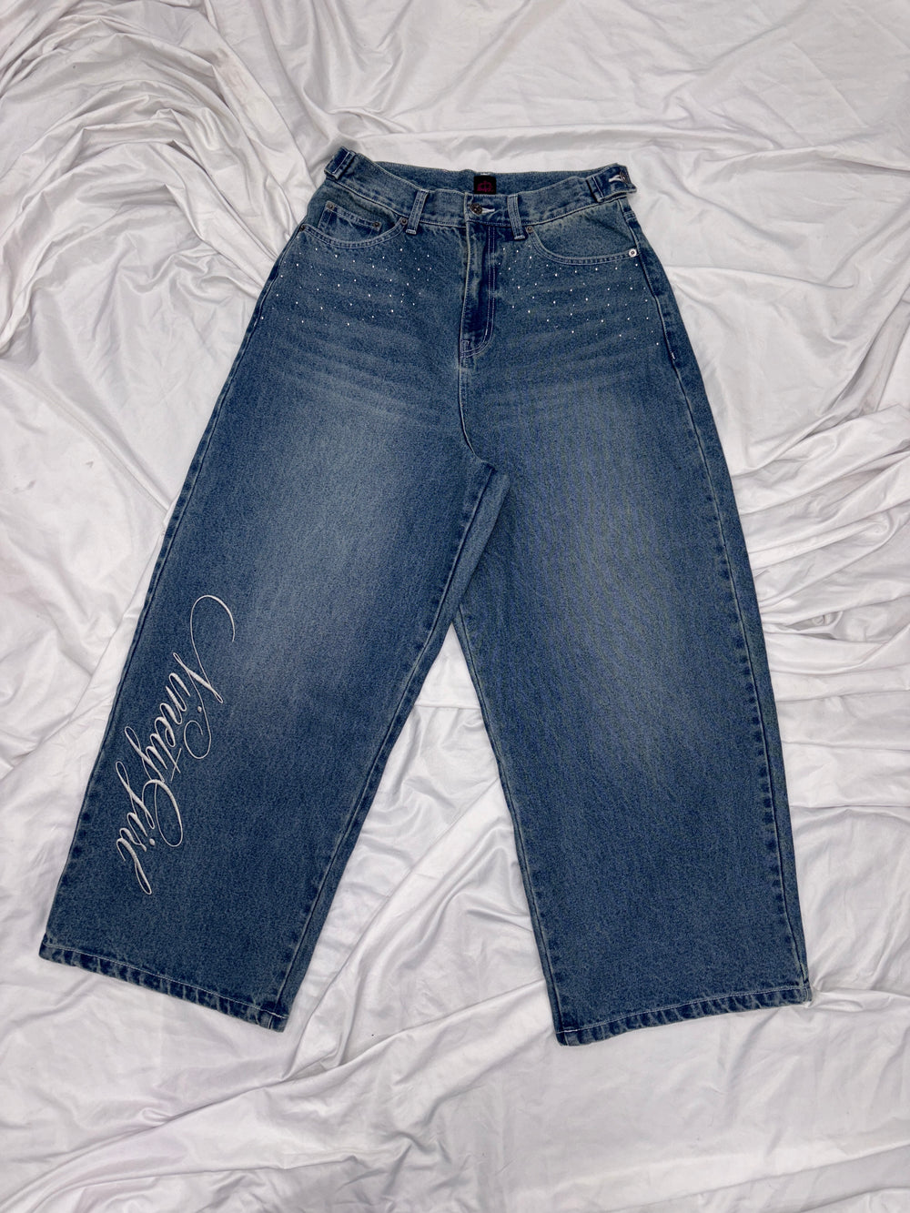 Feather logo Studs Buggy Denim Pants – YZ