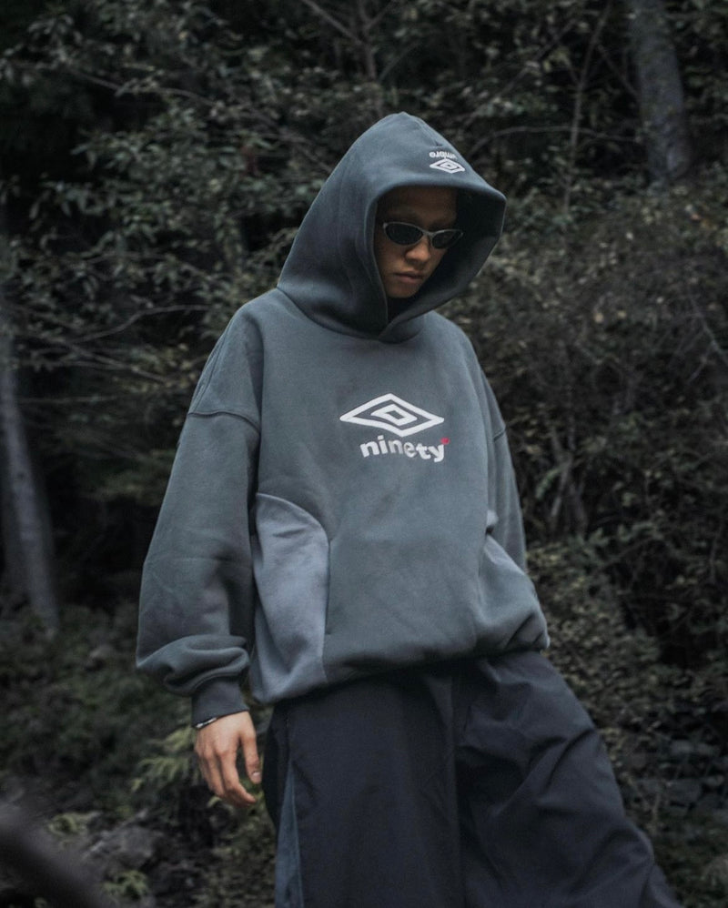 9090 × UMBRO COLLABORATION LOGO HOODIE – YZ