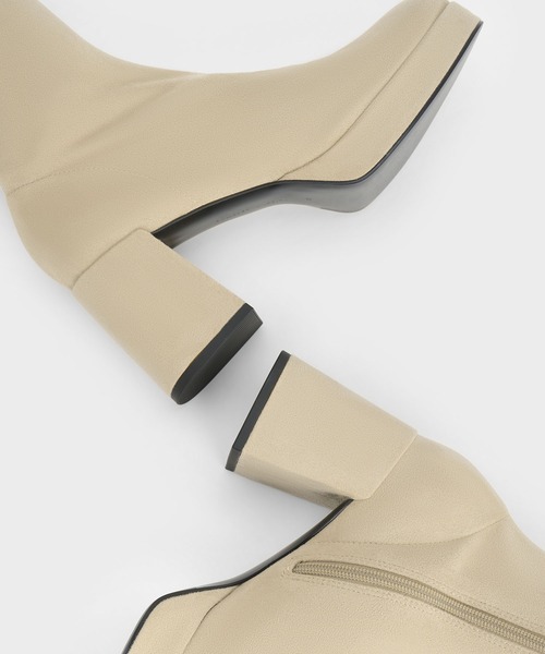 CHARLES ＆ KEITH（チャールズ&キース） ブーツ Evie イービー