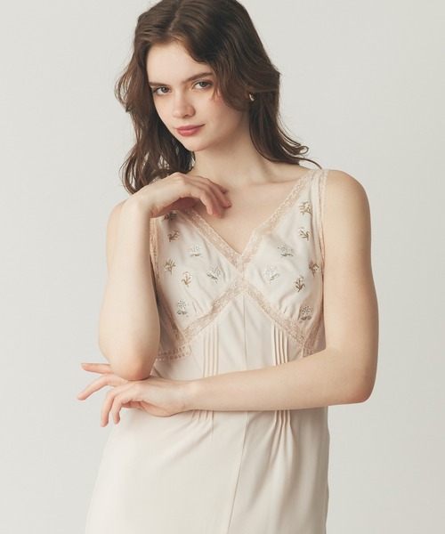 me&me couture（ミーアンドミークチュール） ワンピース フルール刺繍