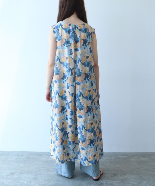 yuni ワンピース 水彩花プリント ノースリーブフレアワンピース