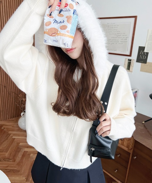 moment+ パーカー ボリュームファーフードジップアップニットパーカー