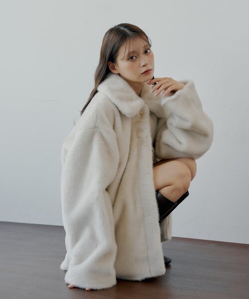 Chico（チコ） コート アウター 金釦ミディアム丈ファーコート