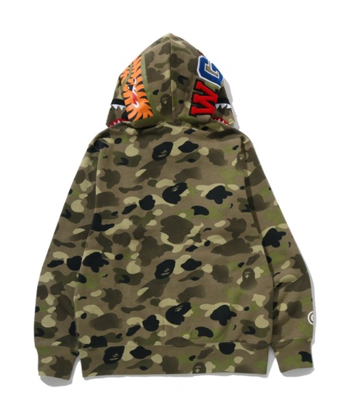 A BATHING APE（アベイシングエイプ） パーカー GRADATION CAMO SHARK