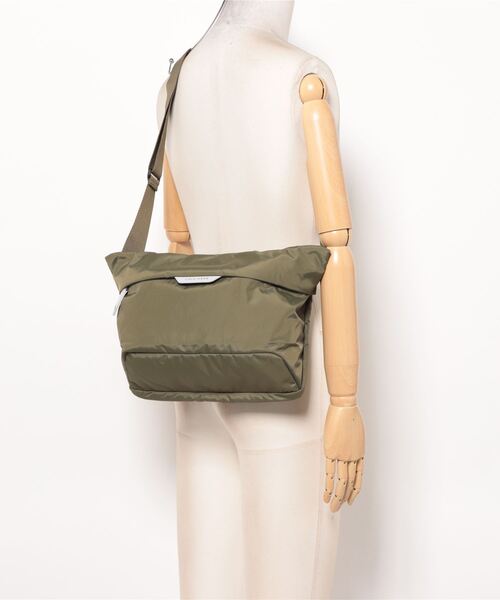 COLE HAAN（コールハーン） ウエストポーチ セントラル スリングバッグ