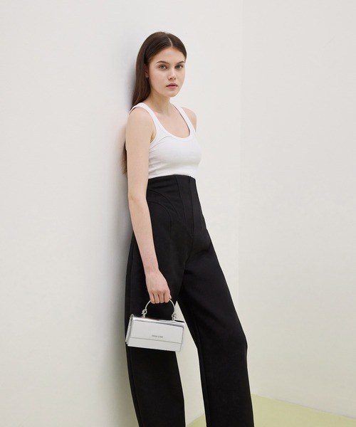 CHARLES ＆ KEITH（チャールズ&キース） 財布 スカルプチュアハンドル