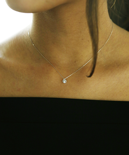 BLOOM（ブルーム） ネックレス K10 ホワイトゴールド キュービック