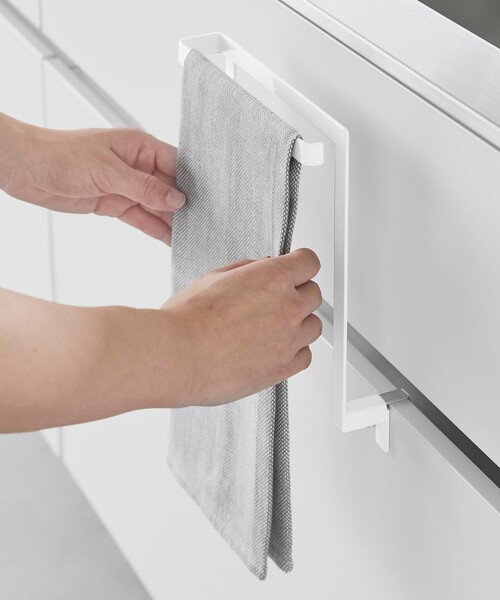 tower 「tower」シンク下収納扉タオルハンガー 高さ20.5cm : ZOZOTOWN