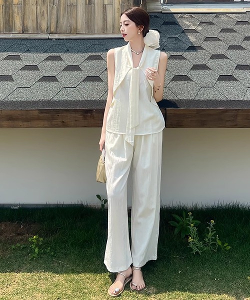 セットアップ ノースリーブブラウスとワイドパンツ セットアップ