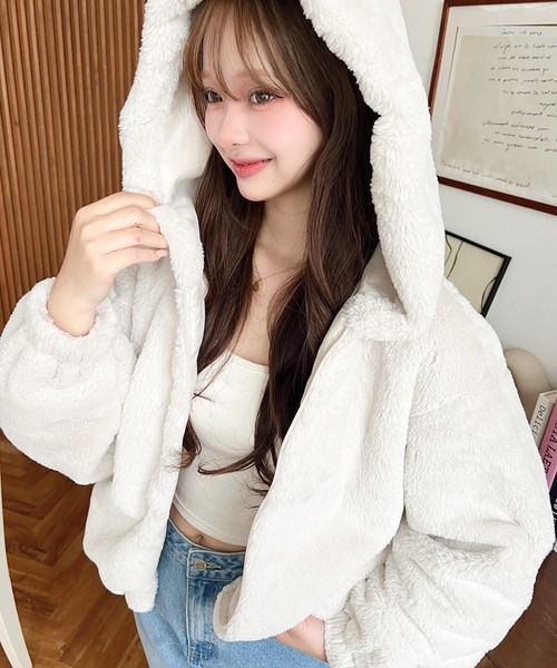 moment+ パーカー ショート丈ジップパーカーフェイクファーブルゾン