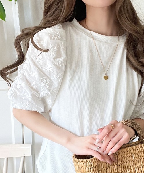 classicalelf（クラシカルエルフ） tシャツ 一枚で魅せる花柄スリーブ