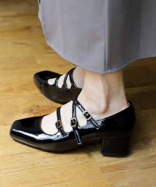 SESTO（セスト） パンプス 3連ベルトのスクエアトゥミドルヒール