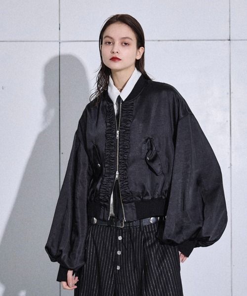 ブルゾン アウター Satin frill short bomber jacket / サテンフリル