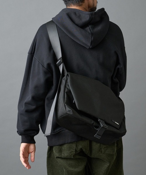 COLONY 2139（コロニー トゥーワンスリーナイン） ショルダーバッグ