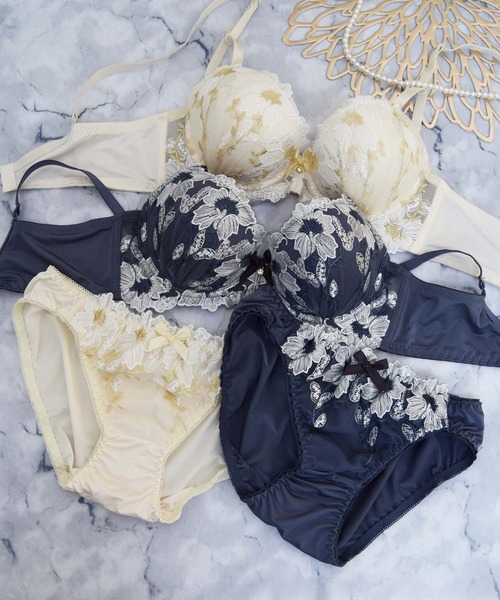 Sanei ブラジャー ショーツセット 「美谷間＆丸胸を叶える！ナチュ盛り