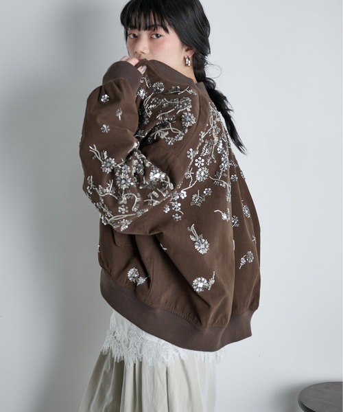 THE Yon ブルゾン アウター ビジューアクセントジップアップブルゾン