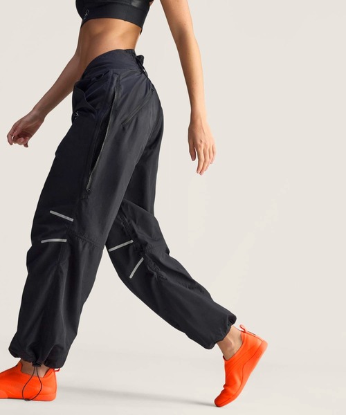 adidas by Stella McCartney パンツ ウーブン トラックパンツ