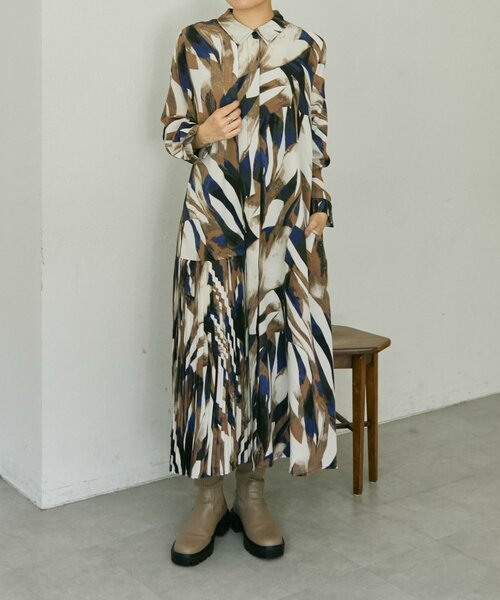 ear PAPILLONNER（イア パピヨネ） ワンピース 襟付きプリーツ