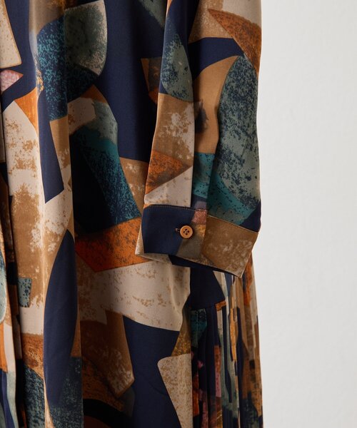 ear PAPILLONNER（イア パピヨネ） ワンピース 襟付きプリーツ